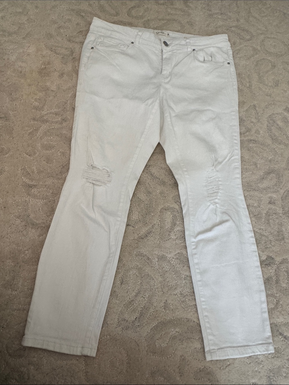 Jessica Simpson White Skinny Jeans with Ripped Knee Detail